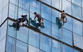 高空作業(yè)外墻清洗應(yīng)注意的事項(xiàng)有哪些?