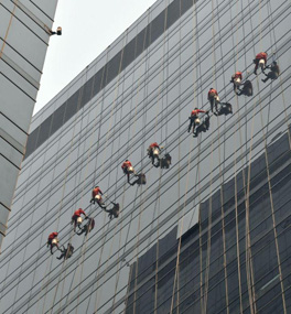 怎樣做好高空作業外墻清洗？