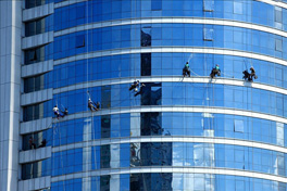 開(kāi)荒保潔外墻清洗的操作方式和注意事項(xiàng)