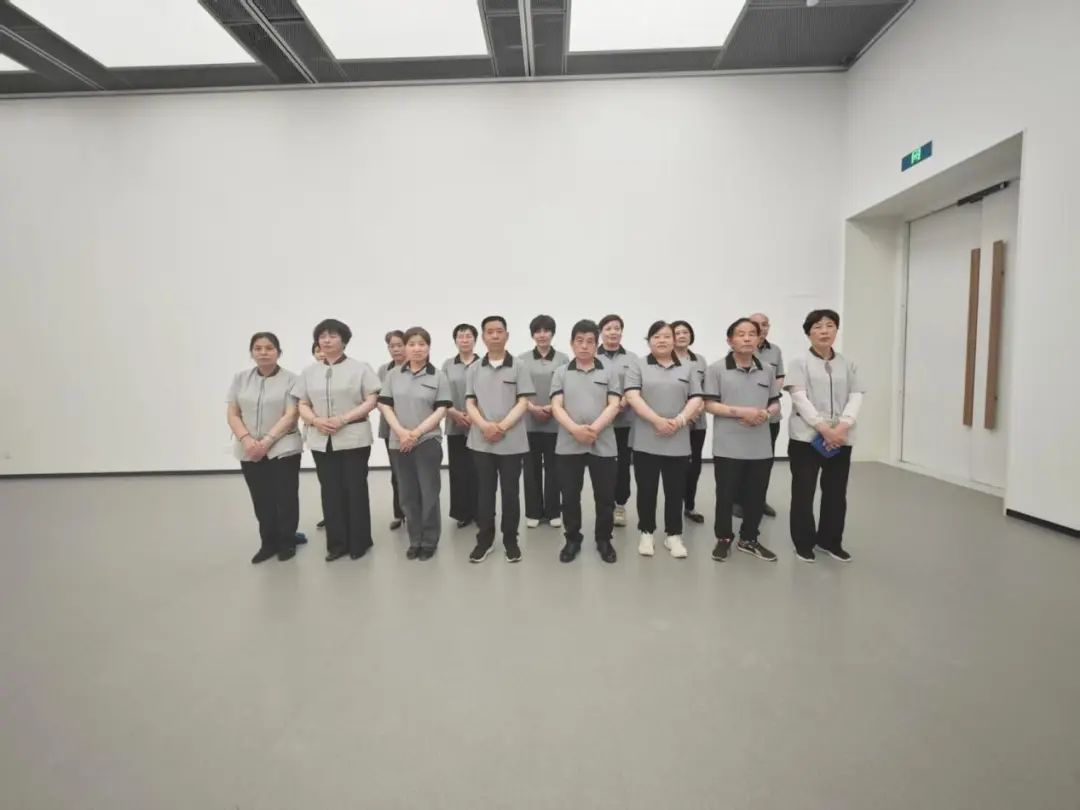 上海鷹隆開展"理論+實操"保潔技能專項培訓|筑牢服務基石 擦亮企業品牌